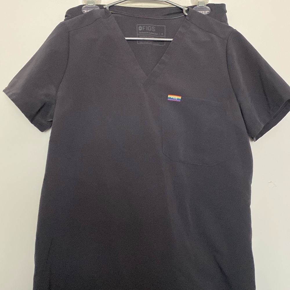 Women’s medium pride gray scrub set